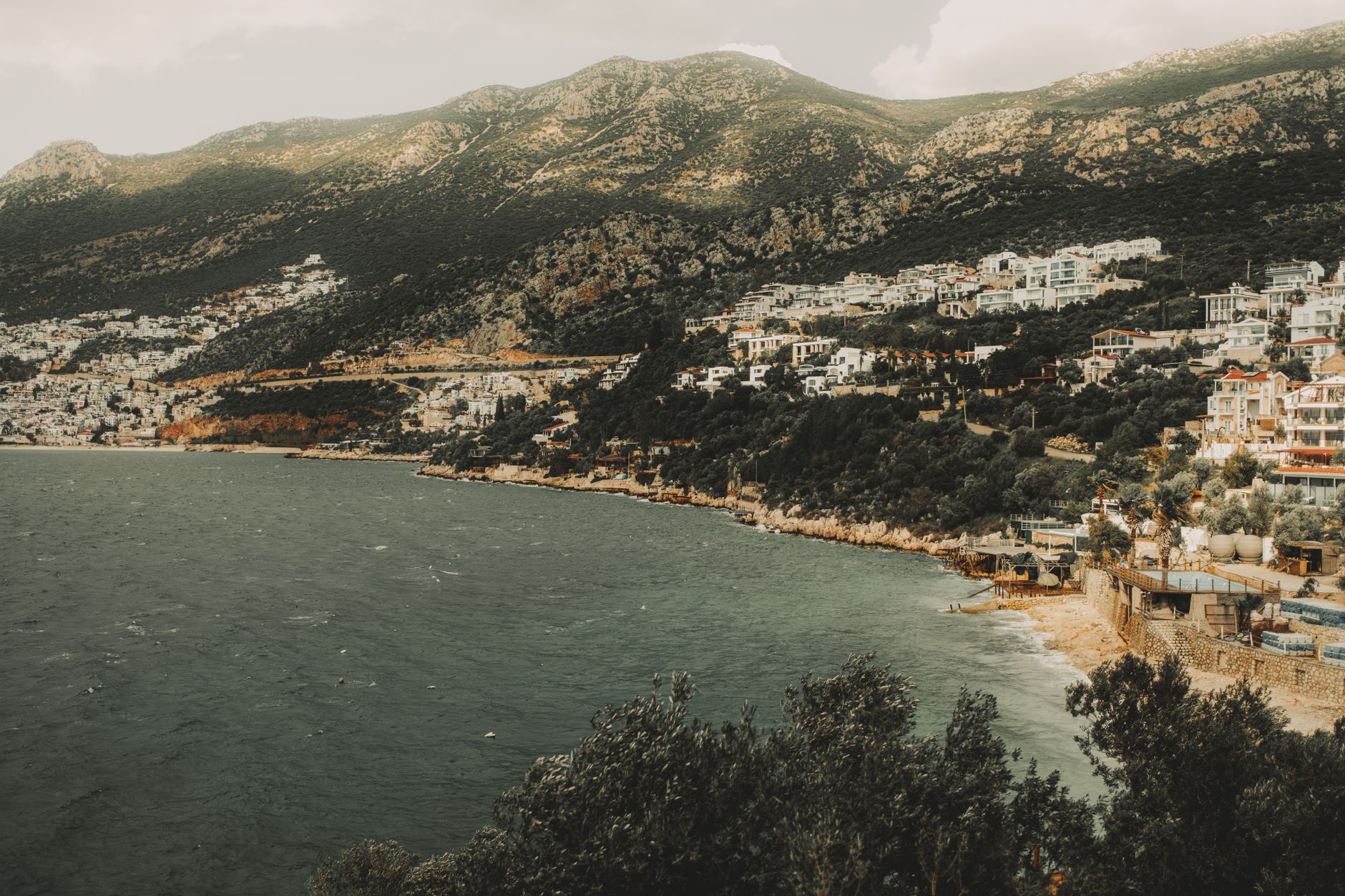 Spain Airport Transfer Services: How to Book Private Pickups?